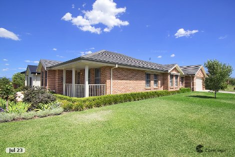 27 The Heights, Hillvue, NSW 2340