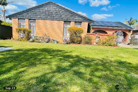 17 Owen Stanley Rd, Glenfield, NSW 2167