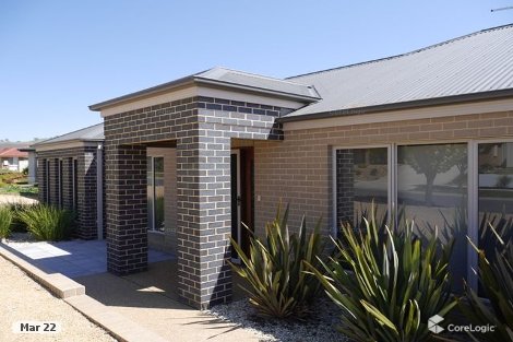 32 Craig Cct, Leneva, VIC 3691