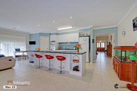 17 Farnham Rd, Healesville, VIC 3777