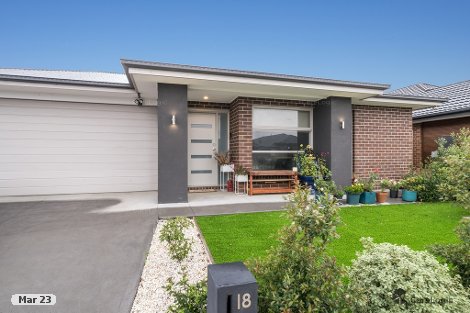 18 Arnold Cct, Charlemont, VIC 3217