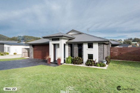 40 Berkshire Pde, Penguin, TAS 7316