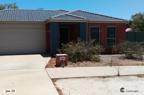 10 Leonora St, Robinvale, VIC 3549