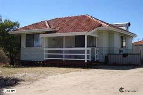 35 Kitchener Rd, Merredin, WA 6415