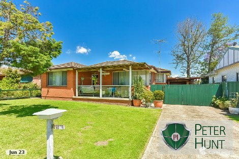 81 Pembroke Rd, Minto, NSW 2566