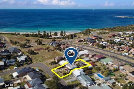 67 Macquarie Gr, Caves Beach, NSW 2281