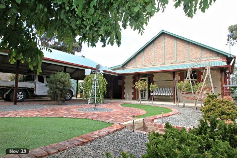 18 Popes Hill Rd, Watervale, SA 5452