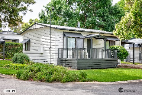 25 Brush Box St, Lake Hume Village, NSW 3691