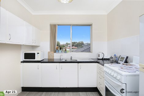 4/4 Gipps Cres, Barrack Heights, NSW 2528