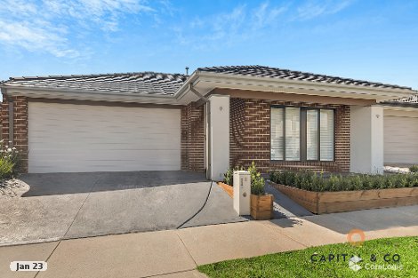 8 Beavers St, Mickleham, VIC 3064