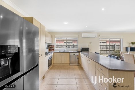 8 Kingsbarn Ct, Cranbourne, VIC 3977