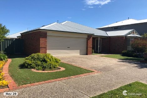 33 St Helens Ave, Lake Gardens, VIC 3355