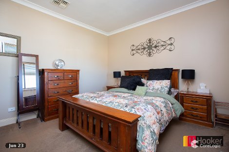 18 Bell St, South Tamworth, NSW 2340