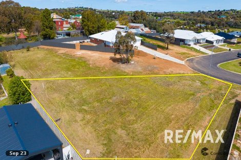 31 Hayes Cres, Junee, NSW 2663