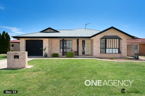 2/1 Woomera Pl, Glenfield Park, NSW 2650