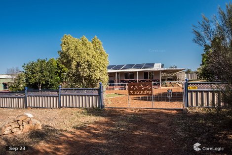 2 Gregory St, Isseka, WA 6535