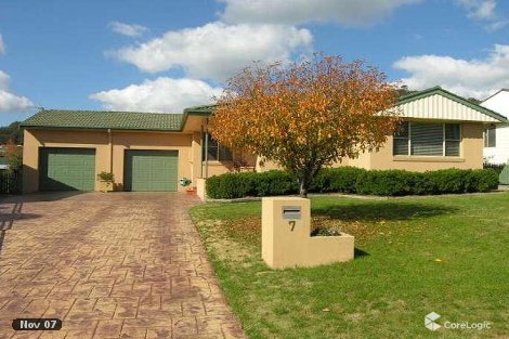 7 Wattle Gr, Lithgow, NSW 2790