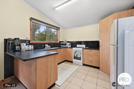 8 Mcintoshs Lane, Chepstowe, VIC 3351