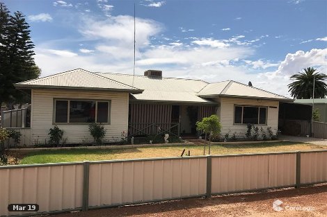 33 Doreen St, Narembeen, WA 6369