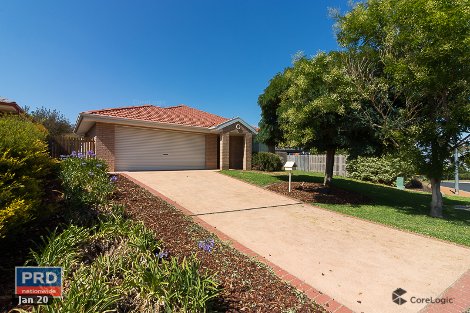 4 Macadamia Cl, Jerrabomberra, NSW 2619