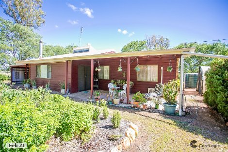 15 Barkers Rd, Chinchilla, QLD 4413