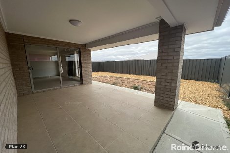 16 Nadine St, Munno Para, SA 5115