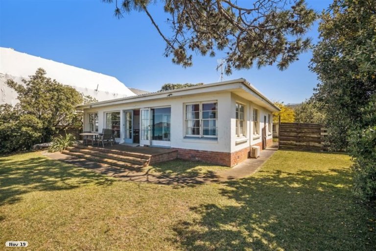 Property details for 35 Craig Road, Milford, Auckland, 0620